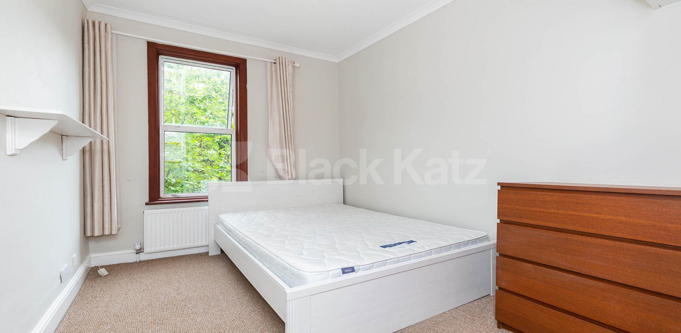			PRIVATE ROOF TERRACE, 3 Bedroom, 1 bath, 1 reception Flat			 Upper Tollington Park N4, FINSBURY PARK / STROUD GREEN